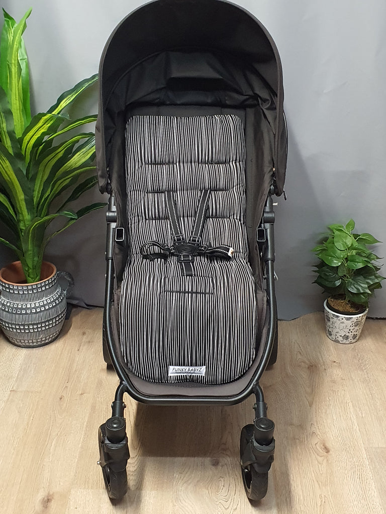 Pram/stroller seat liner-Wavey lines,black