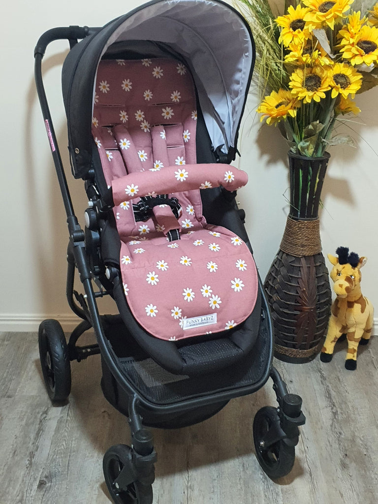 Pram/stroller seat liner-Dusty pink with white daisy