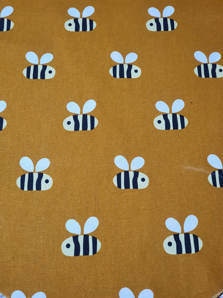 Pram/stroller bassinet liner-Buzzing bees
