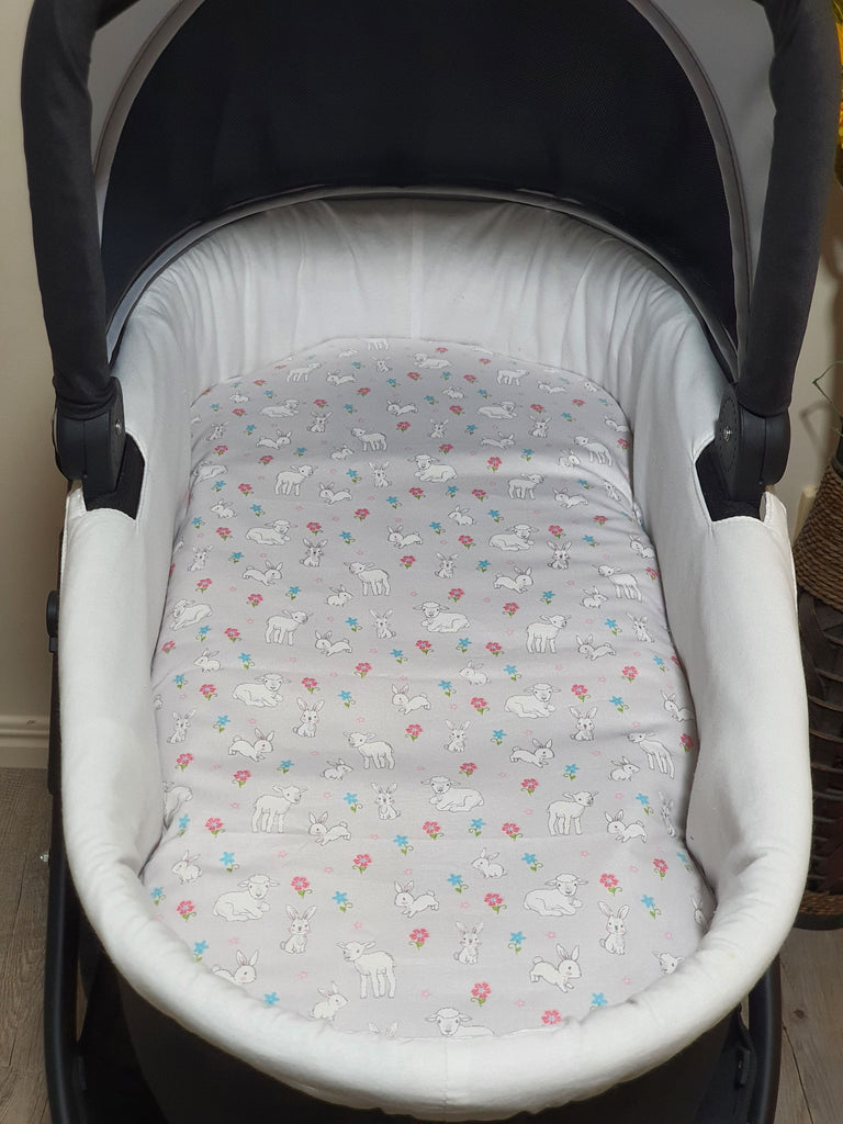 Pram bassinet liner-Baby lambs