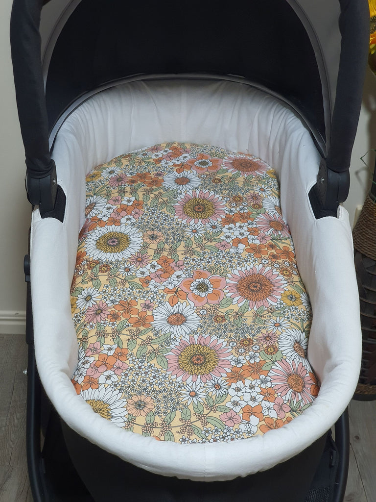 Pram/stroller bassinet liner-Pretty retro flowers