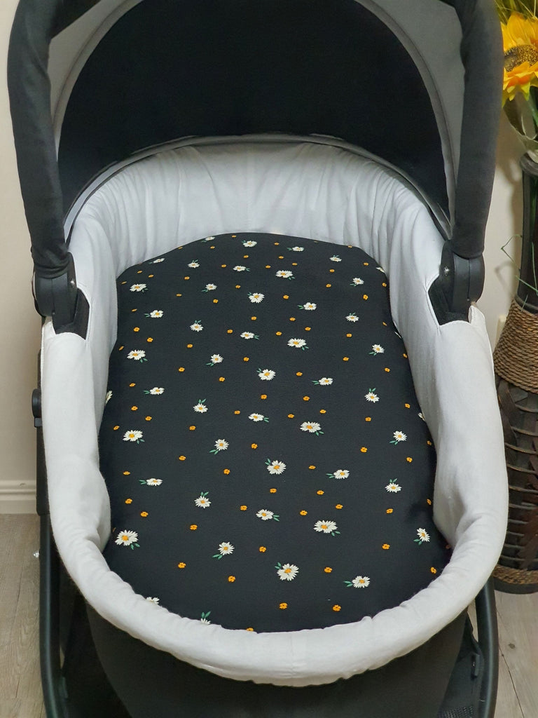 Pram bassinet liner-Small White daisy flowers