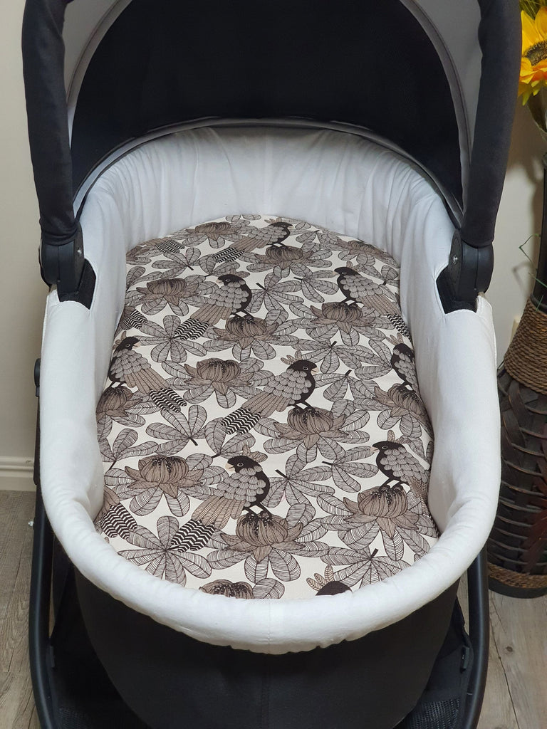Pram/stroller bassinet liner-cockatoo parrot gang
