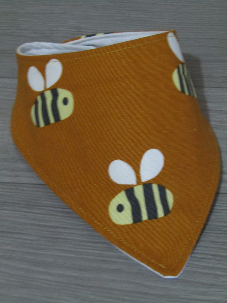 Bandana bib-Buzzing bees