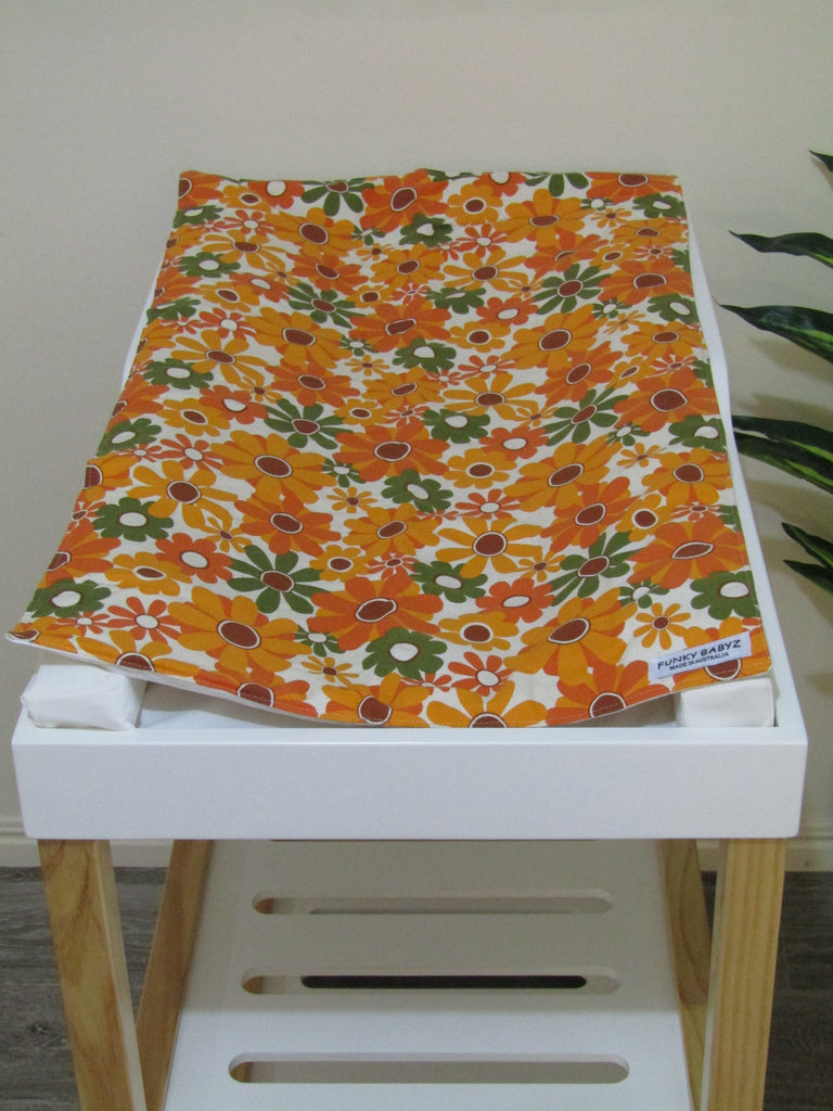 Waterproof changing mat-Retro orange blossoms