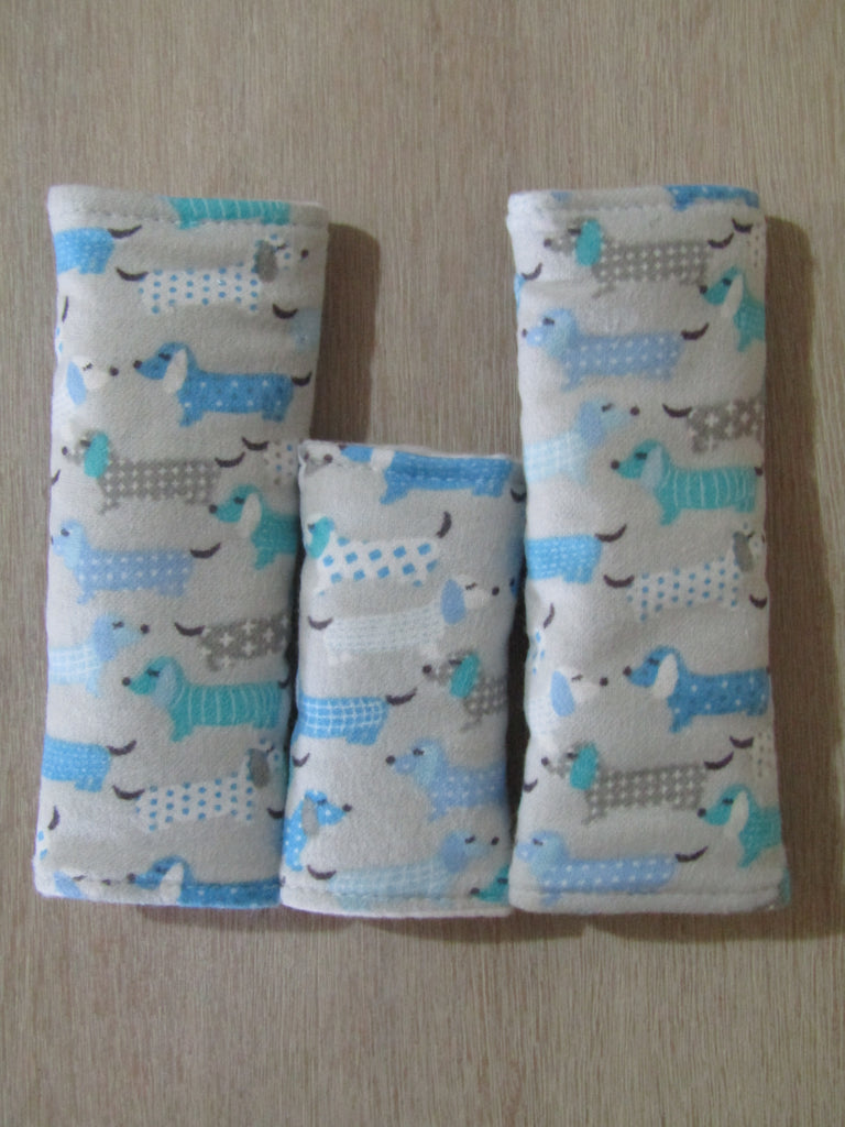 Baby capsule/car seat belt covers-Sausage dogs,blue