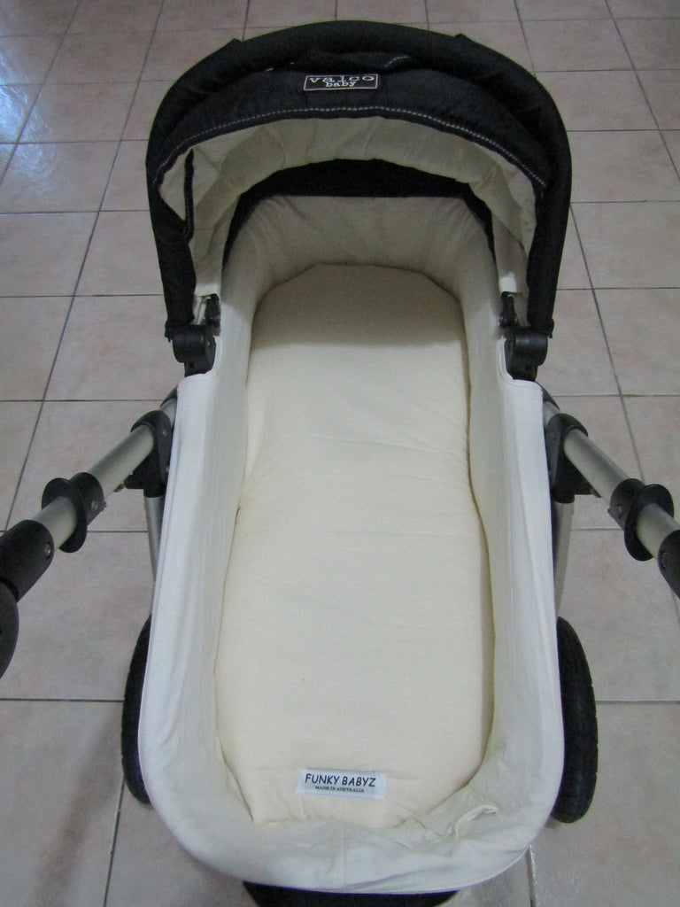 Pram/stroller bassinet liner-Winnie the pooh classic